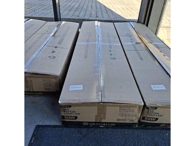 Ca. 30x led batten light basic 150cm 50w 6000k, varnalux - afbeelding 2 van  2