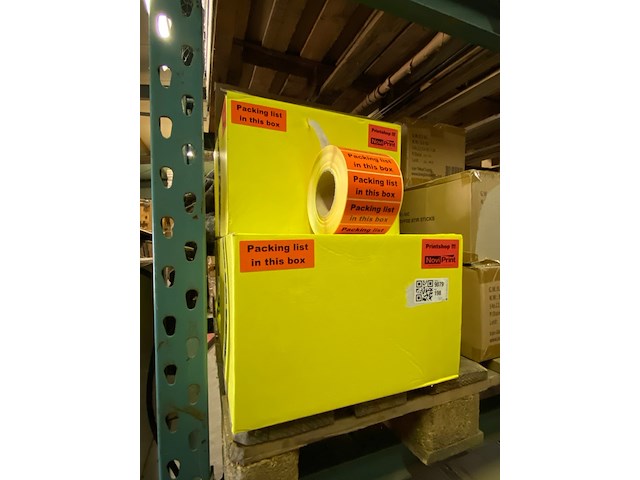 Ca. 30x rollen etiketten packing - afbeelding 1 van  4