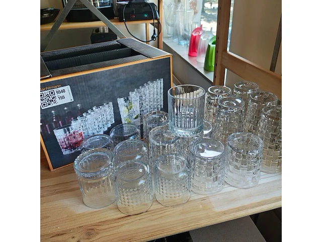 Ca. 30x whisky en longdrink glazen - afbeelding 1 van  2