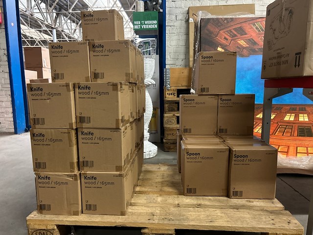 Ca. 31000x mes wood 165 mm, 9000x lepel wood 160 mm - afbeelding 1 van  4