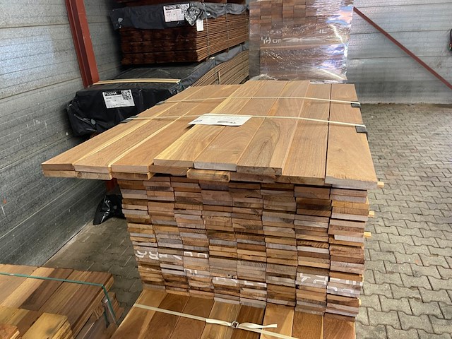 Ca. 315x ipé planken geschaafd country grade, 21x120mm, lengte 266/65cm, 49/125cm - afbeelding 1 van  3
