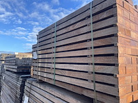 Ca. 31x angelim pedra balken fijnbezaagd, 55x105mm, lengte 160cm - afbeelding 2 van  3