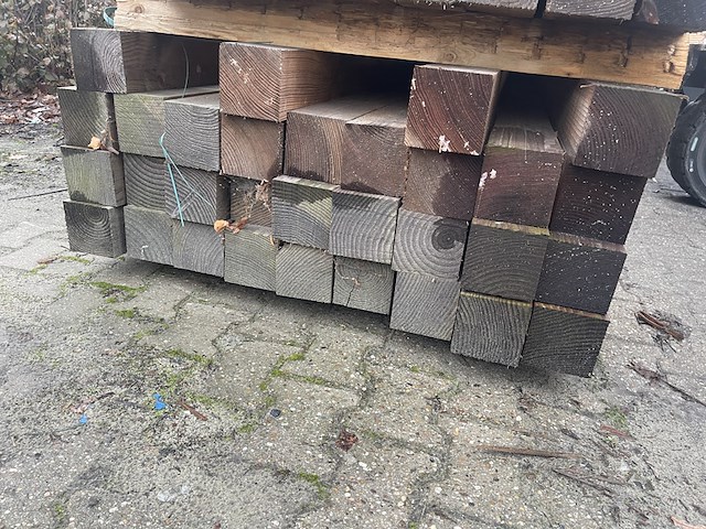 Ca. 31x douglas balken fijnbezaagd, 120x120mm, lengte 500cm - afbeelding 3 van  3