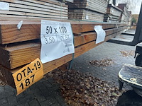 Ca. 31x douglas balken fijnbezaagd, 50x100mm, lengte 300cm - afbeelding 2 van  3