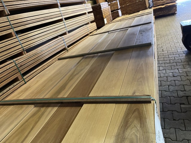 Ca. 31x guyana ipé country grade planken geschaafd, 18x140mm, lengte 6/400cm, 3/450cm, 22/500cm - afbeelding 1 van  3