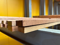 Ca. 31x meranti latten volhout onbehandeld gevingerlast, 20x40mm, lengte 1/275cm, 1/365cm, 29/580cm - afbeelding 3 van  3