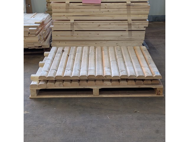 Ca. 31x vuren balken halfrond - afbeelding 1 van  6