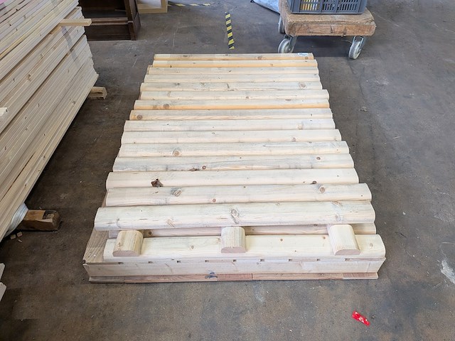 Ca. 31x vuren balken halfrond - afbeelding 3 van  6