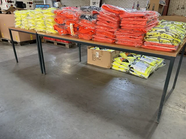 Ca. 320x diverse reflecterende werkkleding, o.a. hydrowear - afbeelding 5 van  17