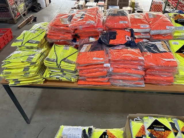 Ca. 320x diverse reflecterende werkkleding, o.a. hydrowear - afbeelding 16 van  17