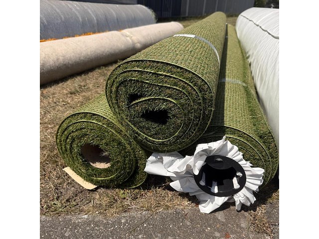 Ca. 32,4m2 kunstgras, 40 mm hoog, groen - afbeelding 3 van  3