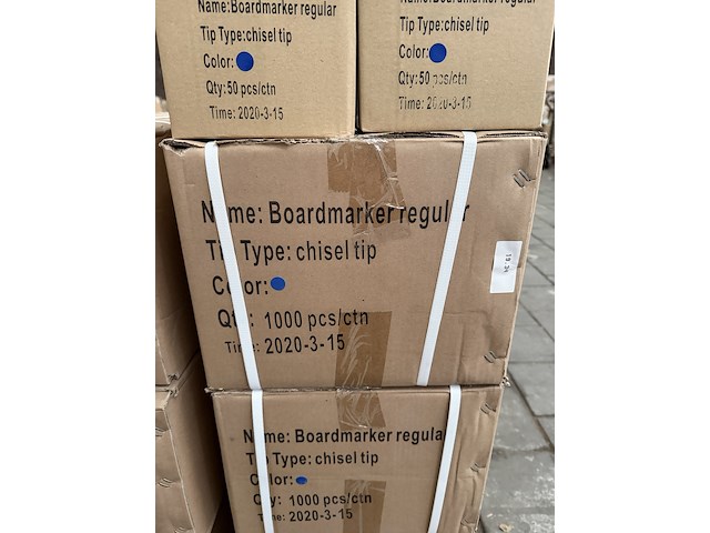 Ca. 3250x boardmarker regular chisel tip blauw - afbeelding 3 van  3