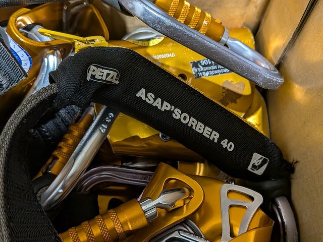 Ca. 32x automatische anti-valbeveiliging met demper en karabijnhaak, petzl, asap'sorber 40 - afbeelding 9 van  9
