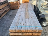 Ca. 32x douglas balken fijnbezaagd, 120x120mm, lengte 400cm