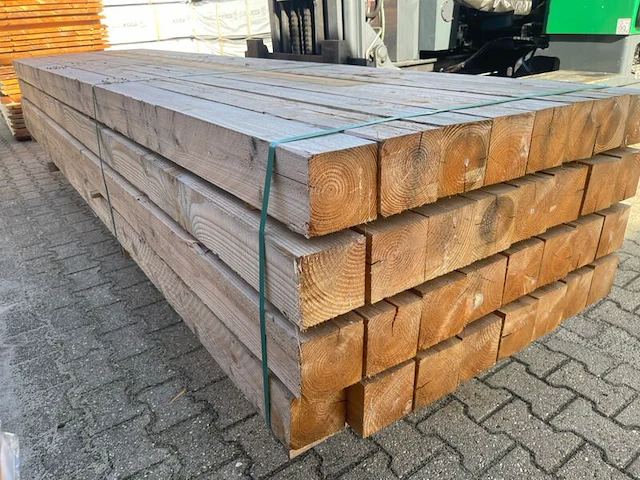 Ca. 32x douglas balken fijnbezaagd, 120x120mm, lengte 400cm - afbeelding 3 van  3