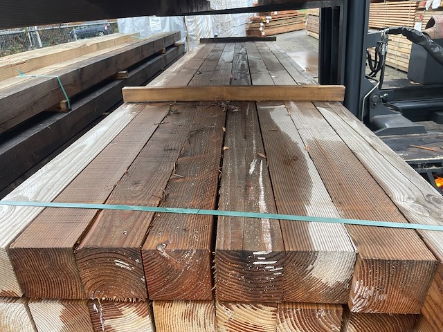 Ca. 32x douglas balken fijnbezaagd, 120x120mm, lengte 500cm - afbeelding 1 van  3