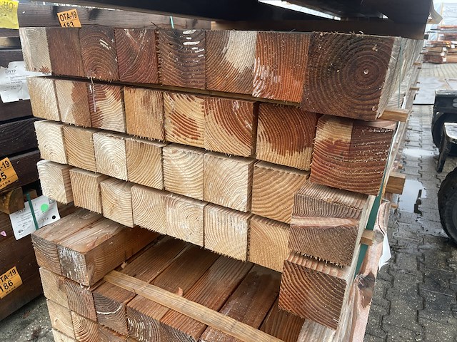 Ca. 32x douglas balken fijnbezaagd, 120x120mm, lengte 500cm - afbeelding 3 van  3