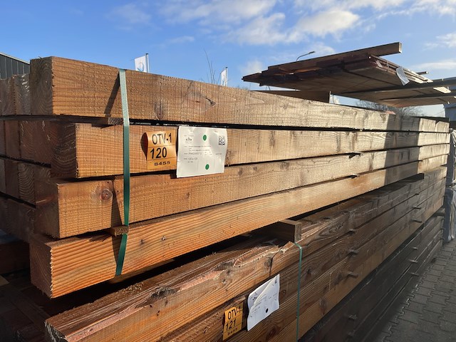 Ca. 32x douglas balken fijnbezaagd, 120x120mm, lengte 500cm - afbeelding 2 van  3