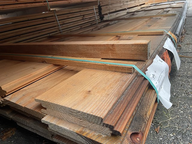 Ca. 32x douglas wisselsponning, 18x137mm, lengte 10/500cm, 25/300cm - afbeelding 1 van  3