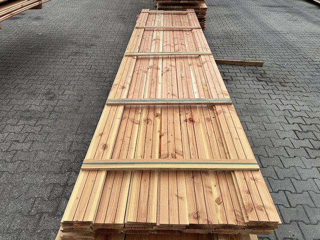 Ca. 32x douglas zweeds rabat, 26x160mm, lengte 500cm - afbeelding 1 van  3