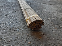 Ca. 32x eiken latten, afmeting ca. 15x15 mm, lengte 180-220 cm - afbeelding 1 van  3