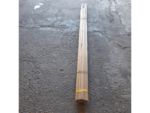 Ca. 32x eiken latten, afmeting ca. 15x15 mm, lengte 180-220 cm - afbeelding 2 van  3
