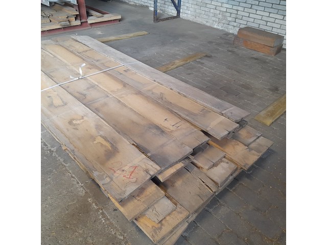 Ca. 32x eiken planken divers, lengte 230-330 cm - afbeelding 1 van  5