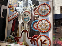 Ca. 32x kinderspeelgoed w.o. knutselpakket, puzzel, o.a. disney, netflix, dora - afbeelding 2 van  6