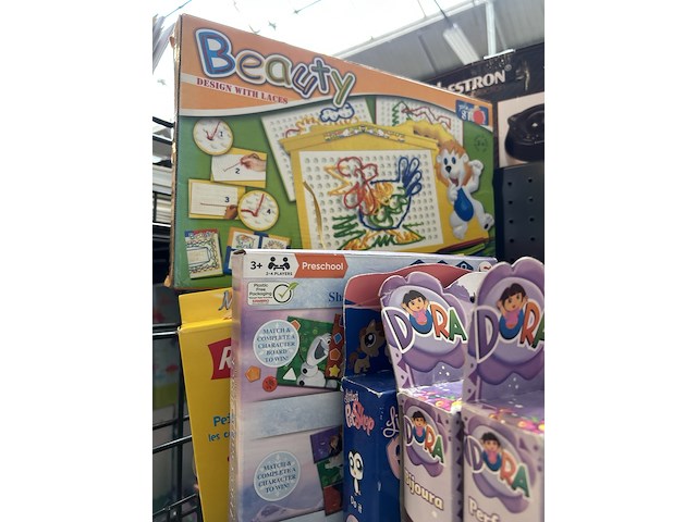 Ca. 32x kinderspeelgoed w.o. knutselpakket, puzzel, o.a. disney, netflix, dora - afbeelding 5 van  6