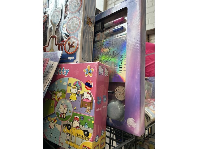 Ca. 32x kinderspeelgoed w.o. knutselpakket, puzzel, o.a. disney, netflix, dora - afbeelding 6 van  6