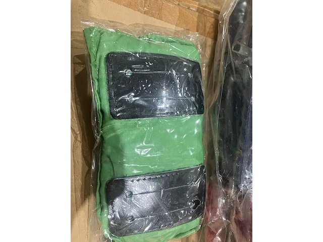 Ca. 330x opvouwbare rugtasjes, groen, rood en blauw - afbeelding 3 van  4