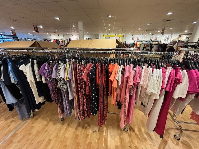 Ca. 334x shirts, rokjes en bloesjes, blue seven, only, cars jeans, maat 152 t/m 176 - afbeelding 2 van  3