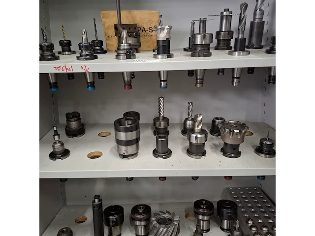 Ca. 33x diverse gereedschapshouders t.b.v. freesmachine, kavel 3 - afbeelding 3 van  35