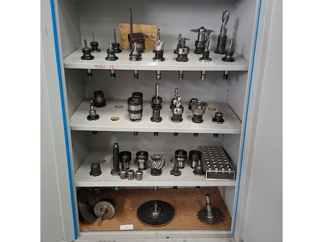 Ca. 33x diverse gereedschapshouders t.b.v. freesmachine, kavel 3 - afbeelding 1 van  35