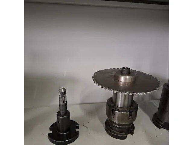 Ca. 33x diverse gereedschapshouders t.b.v. freesmachine, kavel 3 - afbeelding 34 van  35