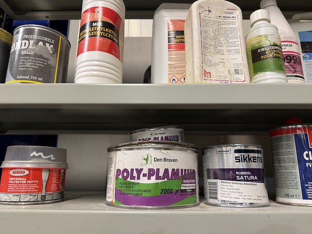 Ca. 33x diversen w.o. betoncirestuc, isoleermiddel, matlak, primer, w.o. stucco d'or, sikkens, griffon, den braven - afbeelding 2 van  12