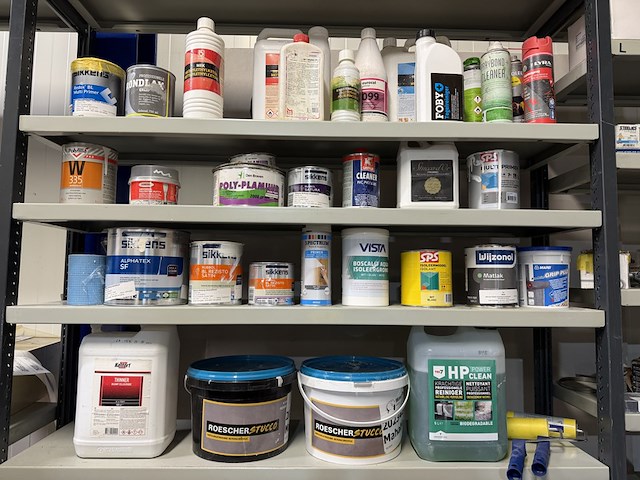 Ca. 33x diversen w.o. betoncirestuc, isoleermiddel, matlak, primer, w.o. stucco d'or, sikkens, griffon, den braven - afbeelding 1 van  12