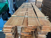 Ca. 33x douglas onbekantrechte schaaldelen, 22x200-250mm, lengte 300cm