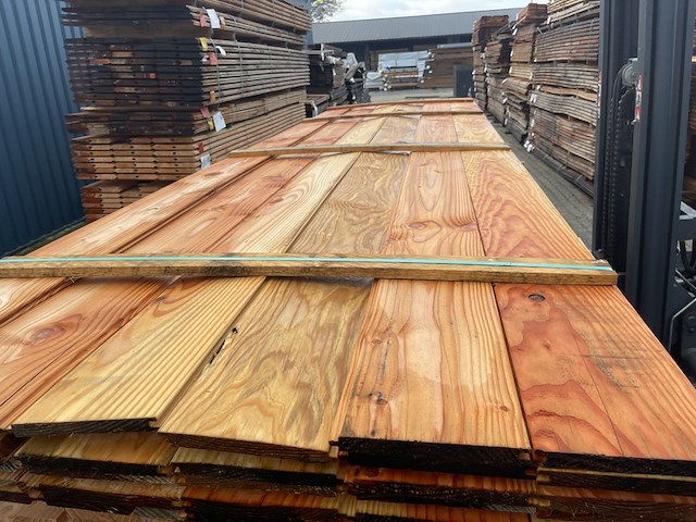 Ca. 33x douglas veer en groef, 18x185mm, lengte 400cm - afbeelding 1 van  3