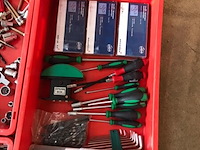 Ca. 33x kunststof bakken met diverse handelsgoederen - afbeelding 14 van  27
