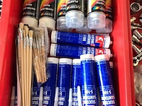 Ca. 33x kunststof bakken met diverse handelsgoederen - afbeelding 22 van  27