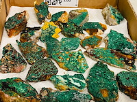 Ca. 33x malachiet brokjes - afbeelding 5 van  6