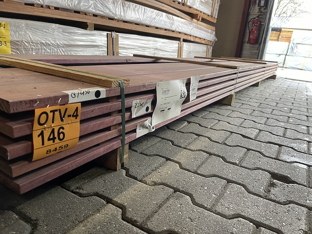 Ca. 33x purple heart planken geschaafd, 21x120mm, lengte 25/400cm, 8/430cm - afbeelding 2 van  3