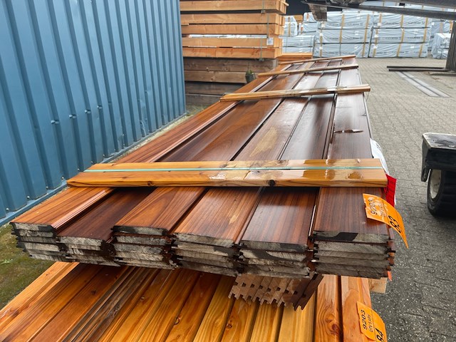 Ca. 33x thermo ayous planken geschaafd, 18x143mm, lengte 395cm - afbeelding 1 van  3