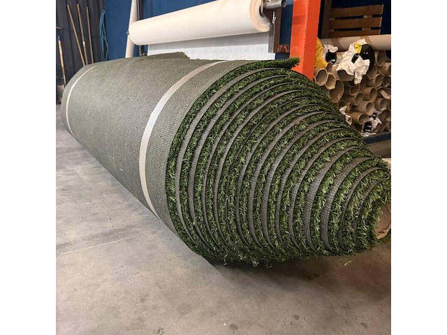 Ca. 34m2 kunstgras, 20 mm hoog, groen - afbeelding 1 van  2