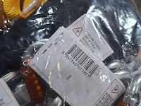 Ca. 34x diverse harnassen en toebehoren o.a. petzl - afbeelding 2 van  16