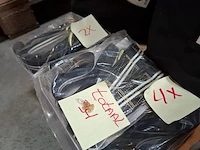 Ca. 34x diverse harnassen en toebehoren o.a. petzl - afbeelding 12 van  16