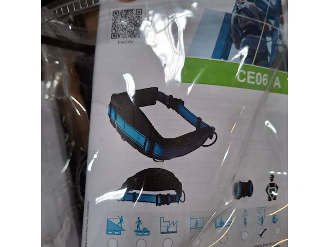 Ca. 34x diverse harnassen en toebehoren o.a. petzl - afbeelding 15 van  16
