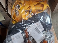 Ca. 34x diverse harnassen en toebehoren o.a. petzl - afbeelding 16 van  16