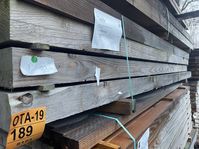 Ca. 34x douglas balken fijnbezaagd, 100x100mm, lengte 300cm - afbeelding 2 van  3